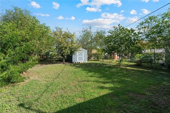 Building Photo - 3630 Stinson St