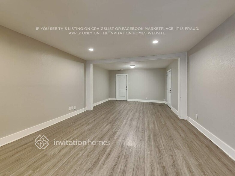 Building Photo - 923 Meadow Mead Dr