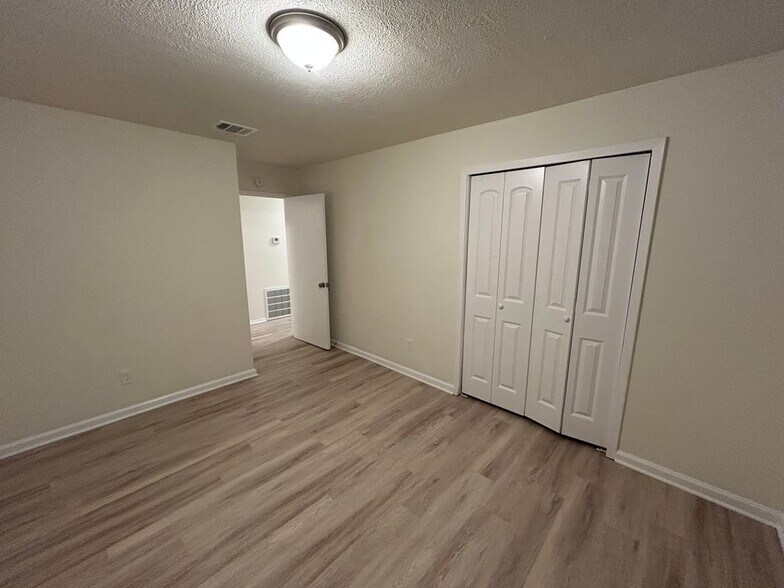 Building Photo - 235 Hwy 90 E