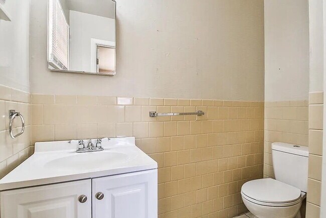 Building Photo - Come check out this great 3 bedroom 2 bathroom house located near Texas Tech!