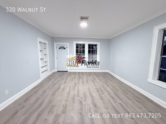 Building Photo - 320 Walnut St