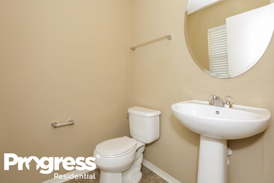 Building Photo - 6329 Highland Commons Dr