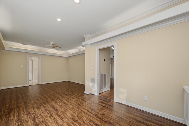 Building Photo - 14135 Swallowfield Dr