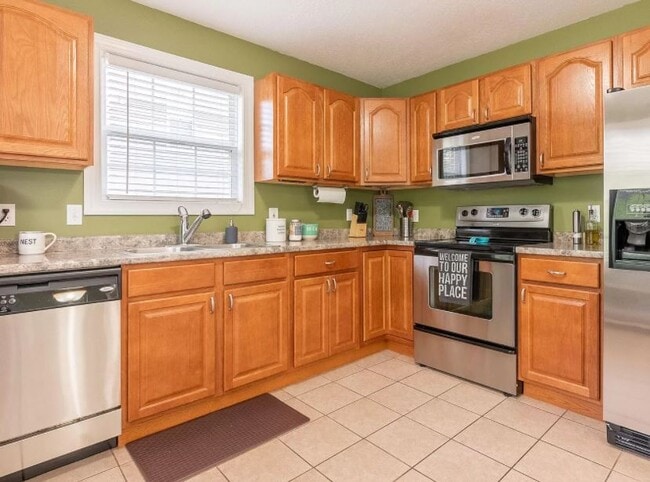 Kitchen - 510 Tall Oak Blvd