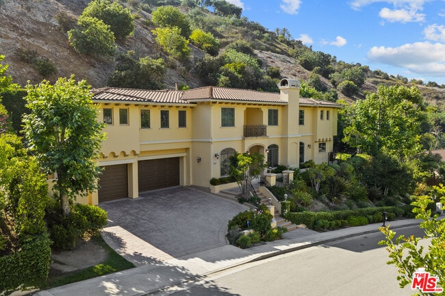 Building Photo - 3697 Benedict Canyon Ln