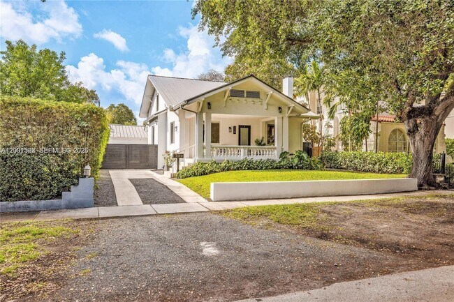 Building Photo - 320 NE 88th St