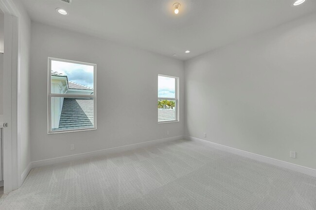 Building Photo - 9341 Crestview Cir