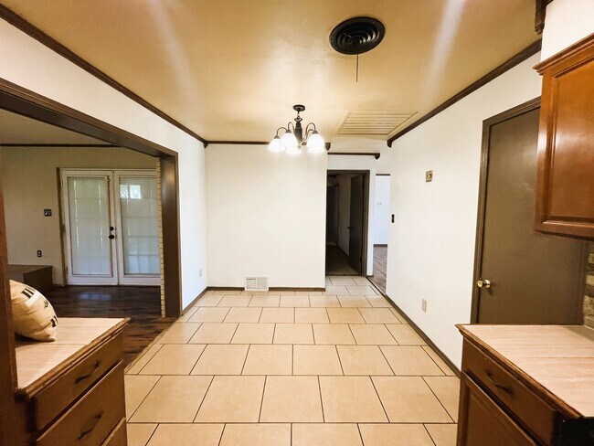 Building Photo - 2117-Sw77 SW 77th Pl