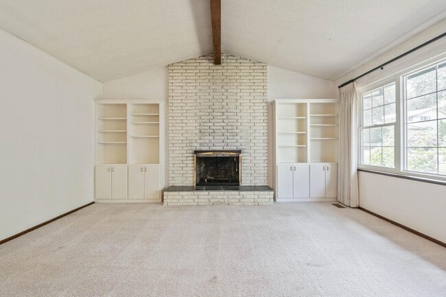 Building Photo - Spacious, well-cared for 4-bdrm/3-bath split-level—Family/laundry rooms, backyard, garage