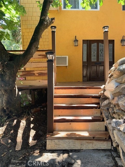 Building Photo - 754 Golden Dr