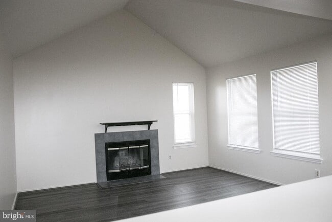 Building Photo - 4490 Lord Loudoun Ct