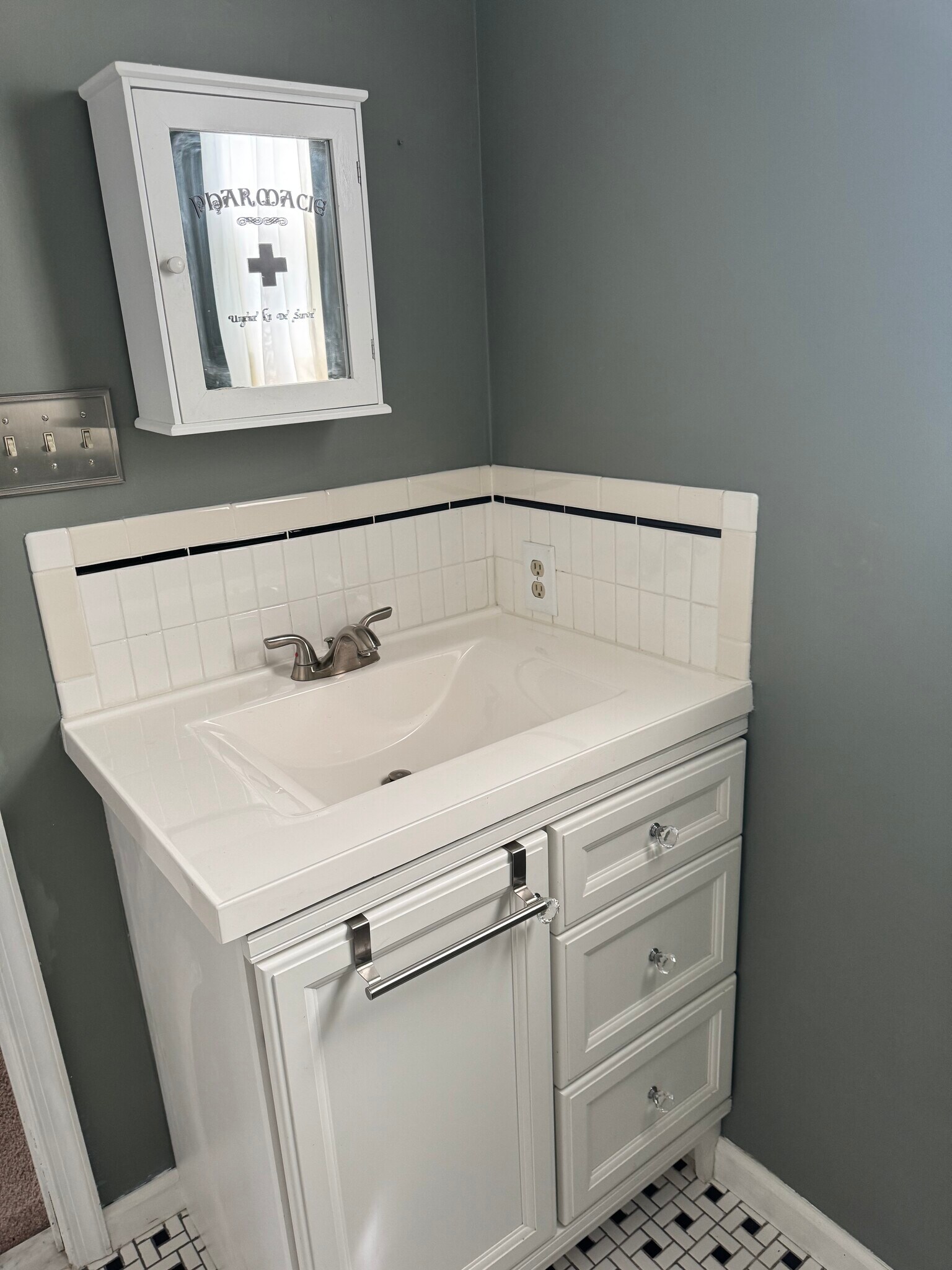 Primary bathroom - 416 Westridge Dr