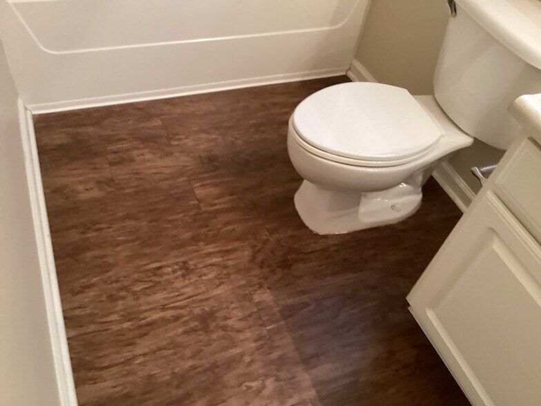 Building Photo - 515 Dresler Rd