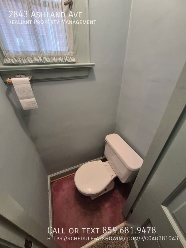 Building Photo - 2843 Ashland Ave