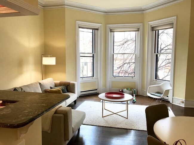 Building Photo - 241 Beacon St