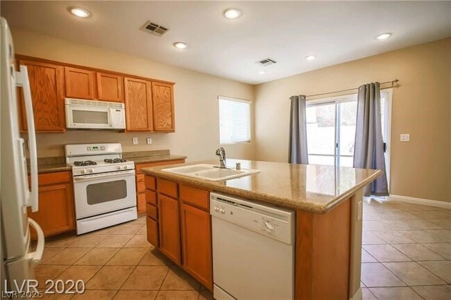 Building Photo - 9242 Grassy Weep Ct