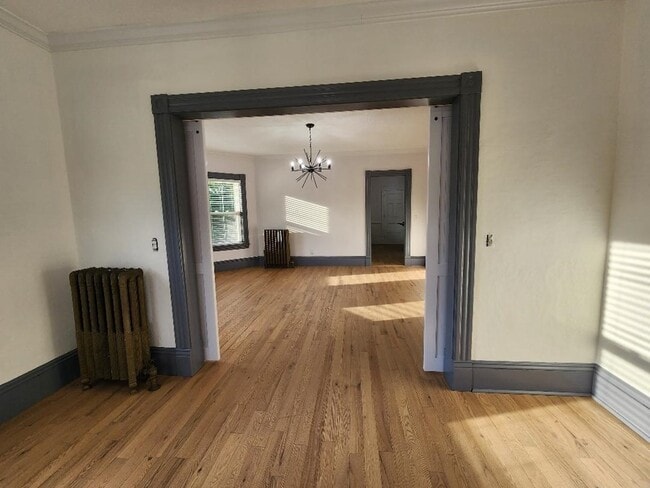 Building Photo - 105 E Main St