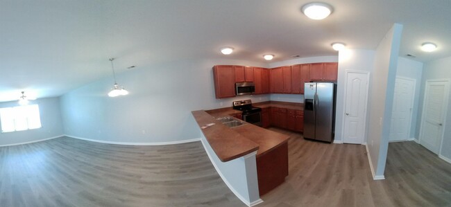 Building Photo - 908 Southmoor Dr