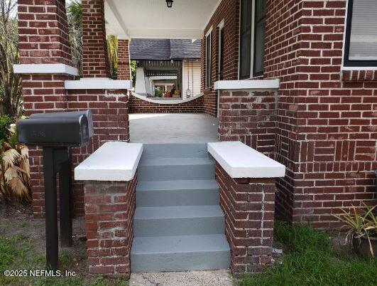 Building Photo - 2137 Dellwood Ave