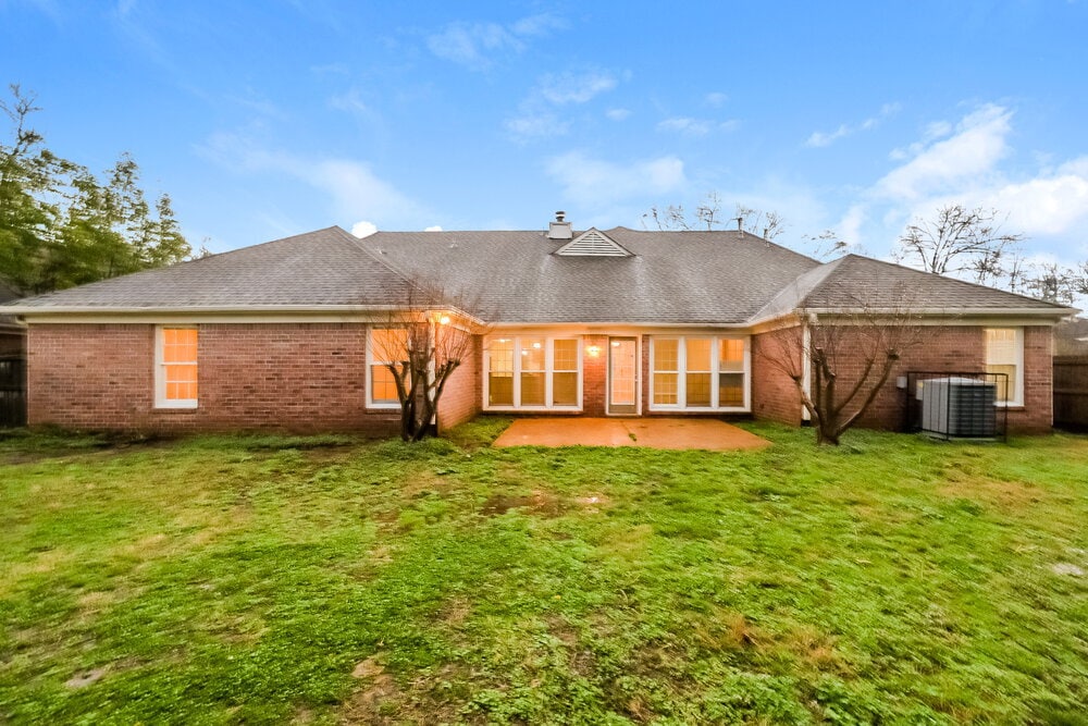 Building Photo - 1525 Lacewing Trace Ln