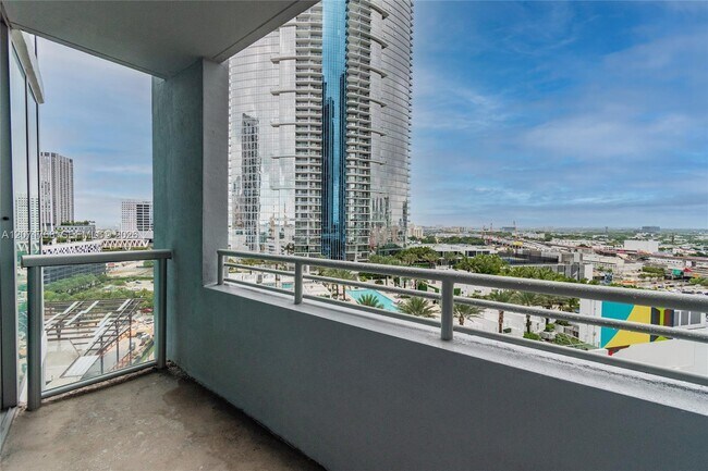 Building Photo - 888 Biscayne Blvd