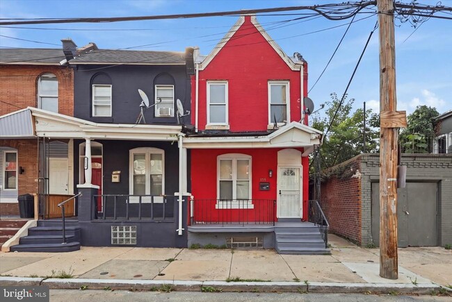 Building Photo - 1711 N Wilton St