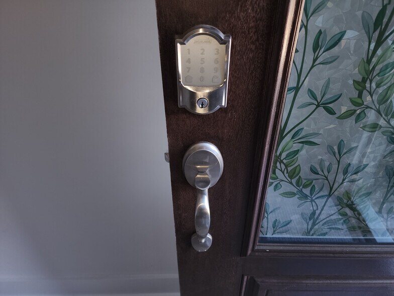 Building Photo - Room in Townhome on Levy Wy