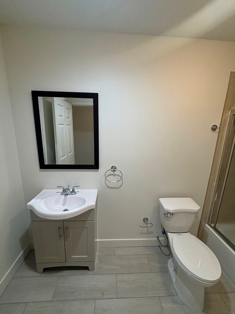 Building Photo - 438 W 71st St