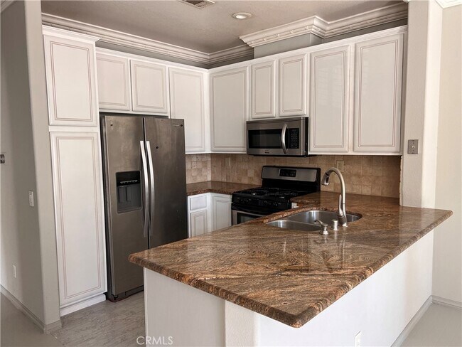 Building Photo - 113 Pomelo-