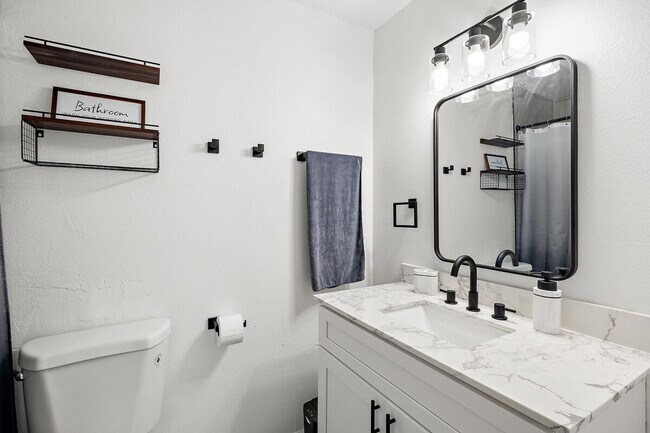 Building Photo - 2228 W Georgia Ave