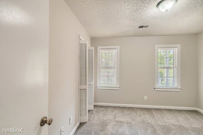 Building Photo - 3 br, 2 bath House - 4417 Centennial Trail...
