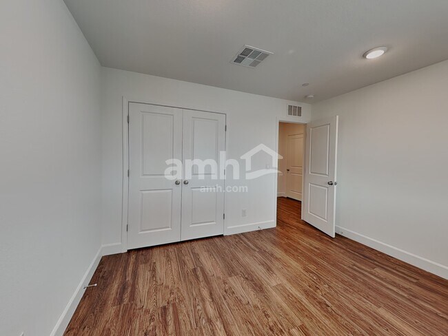 Building Photo - 3328 Blodwen St