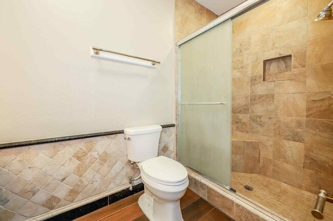 Building Photo - 2445 Monarch Dr