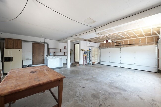 Building Photo - 5 Santa Victoria Ct