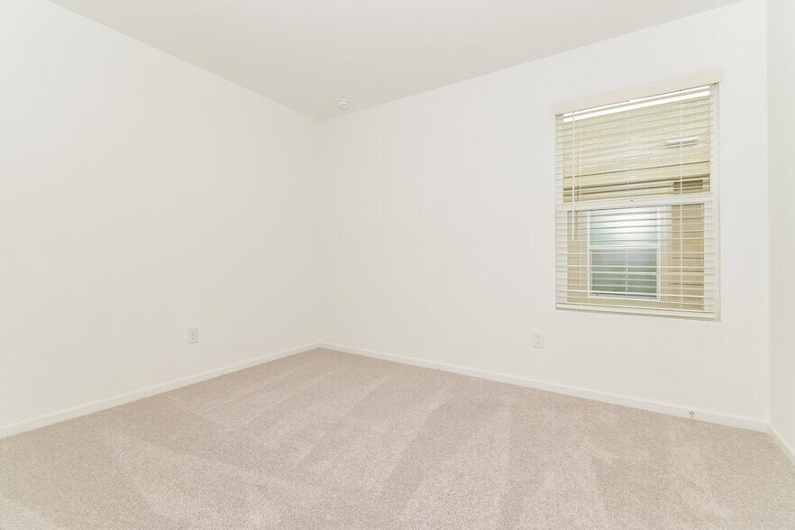 Building Photo - 1024 Calley Pear Trl