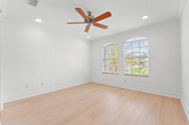 Building Photo - 8882 Hidden Acres Dr