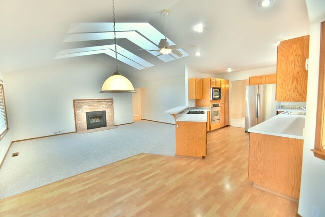 Building Photo - 3bd/2ba Mukilteo Home