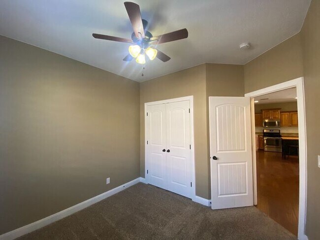 Building Photo - 455 N 2260 W