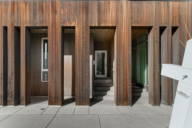 Building Photo - Modern 3BD, 4BA LoHi Townhome with Large Balcony and 2-Car Garage