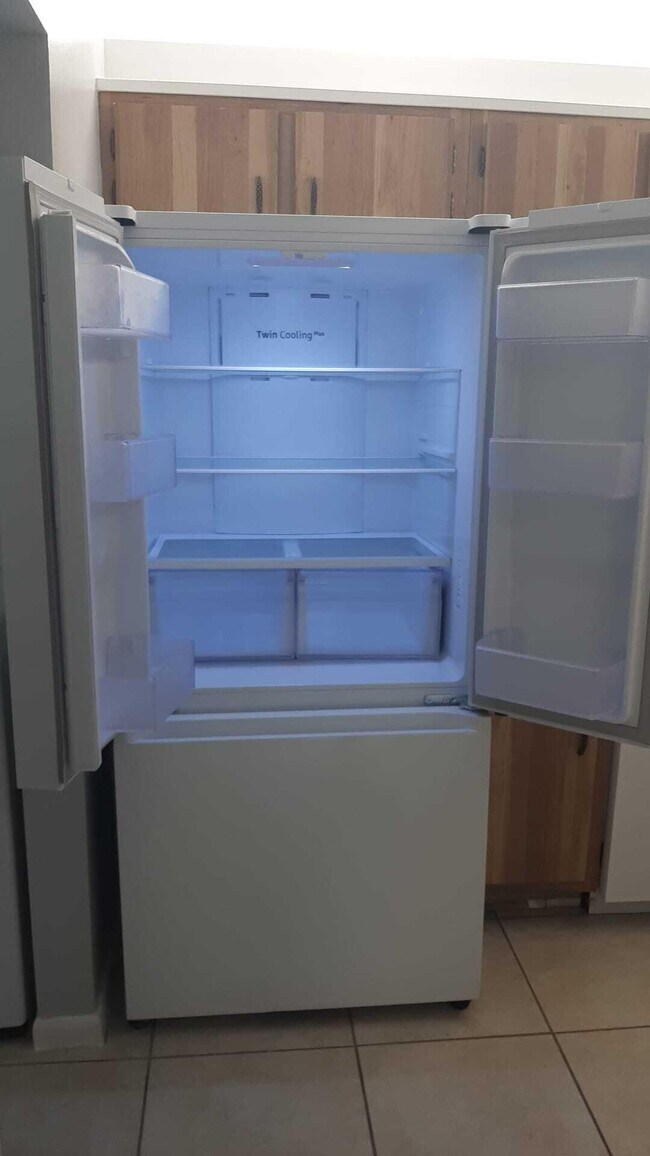 Building Photo - 5990 Pine Cone Ct