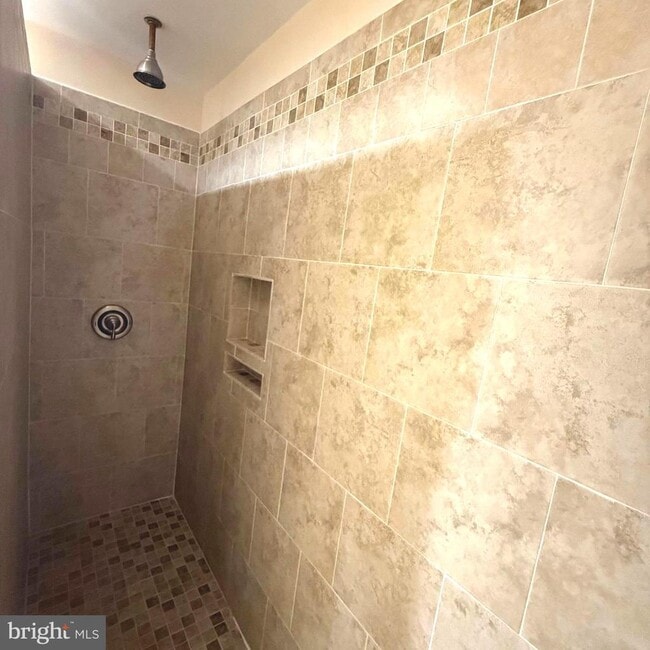 Building Photo - 13120 Misty Glen Ln