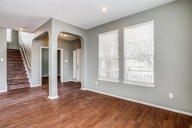 Building Photo - 317 Lava Bed Dr