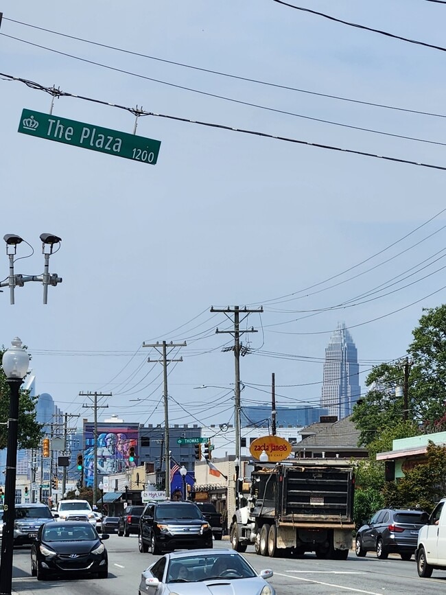 Building Photo - 1415 Hamorton Pl