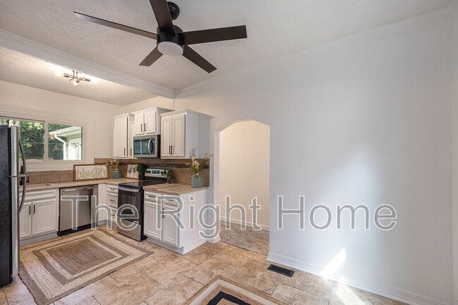 Building Photo - 3918 S 14th St