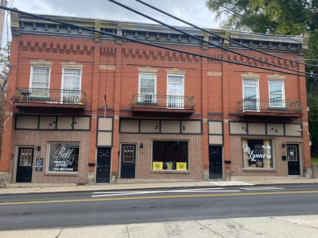 Building Photo - 609 Main St