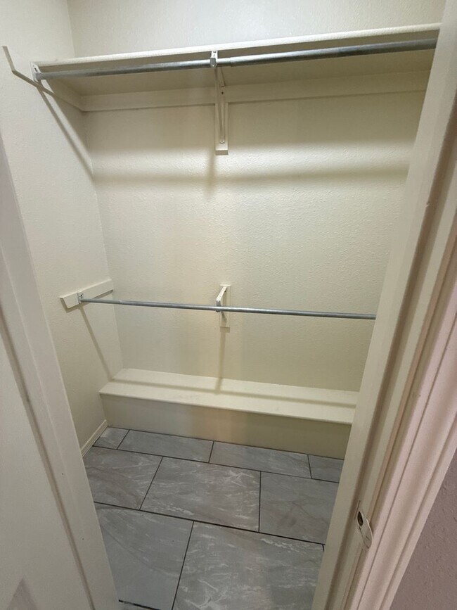 Building Photo - 3 bed, 2 bath, 2 car garage House, yard care included