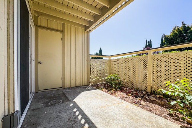 Building Photo - 4022 Abbey Terrace