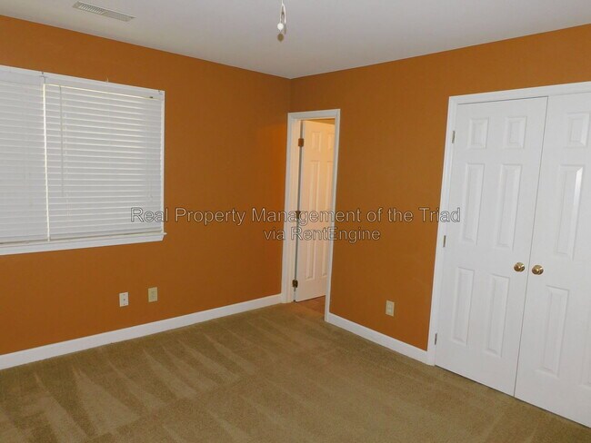 Building Photo - 12 Cedar Knoll Dr