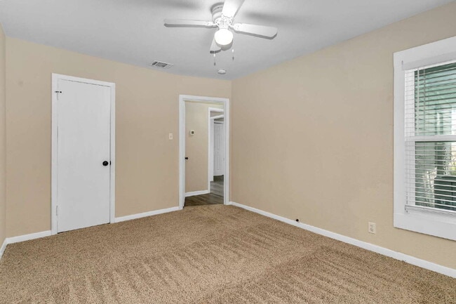 Building Photo - Cozy 2 Bedroom 1 Bath Duplex in Cleburne TX. 50% off One Month’s Rent!