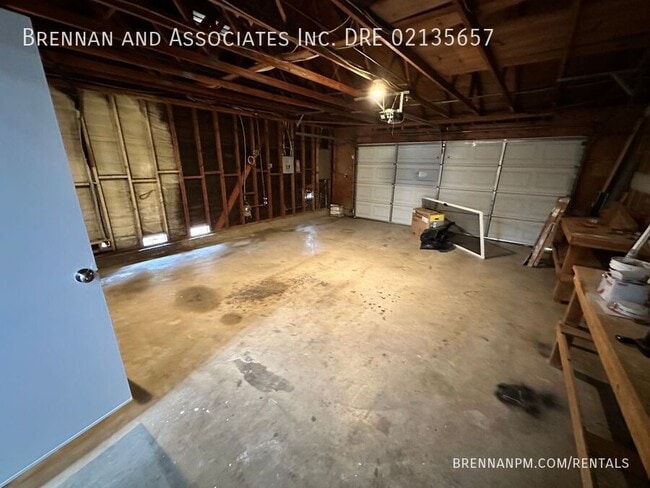 Building Photo - 1606 Woodrun Pl